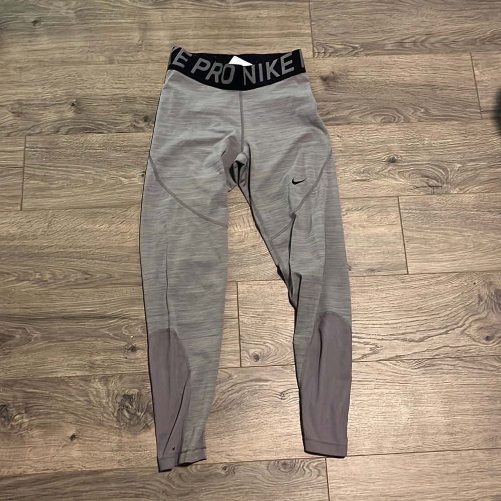 Grey nike pro leggings